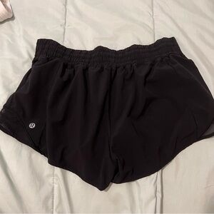 Lululemon Hotty Hot Short 2.5” Size 8